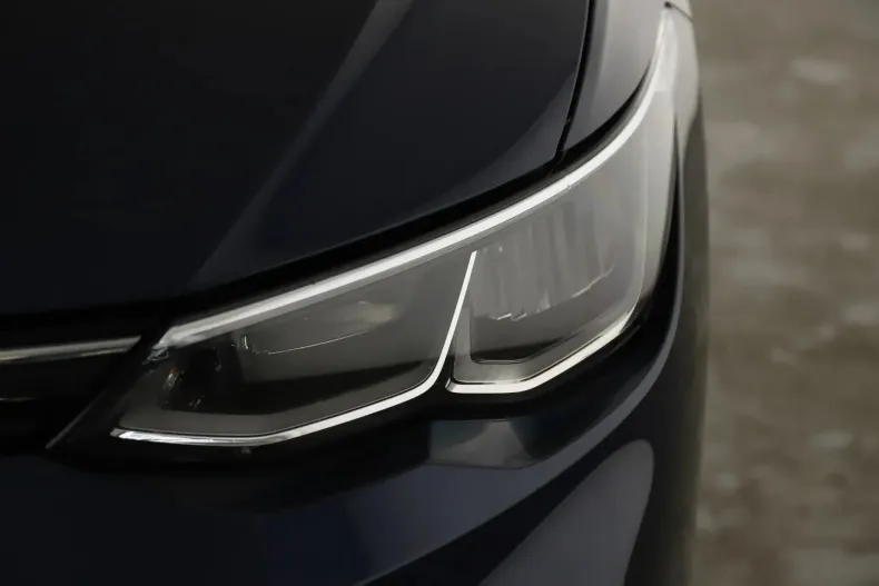 Volkswagen Golf din 2023 cu 21.108 km - oferta VOL187070 - foto 9