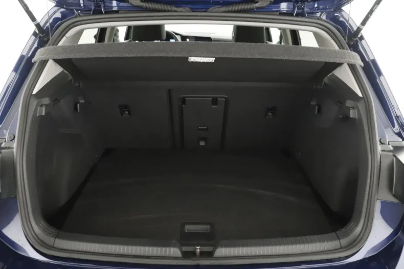 Volkswagen Golf din 2023 cu 21.108 km - oferta VOL187070 - foto 26