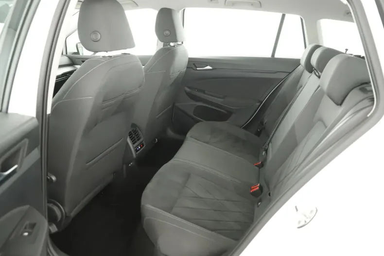 Volkswagen Golf din 2021 cu 47.424 km - oferta VOL187076 - foto 13