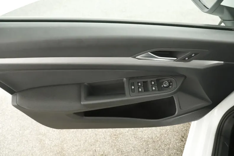 Volkswagen Golf din 2021 cu 47.424 km - oferta VOL187076 - foto 16