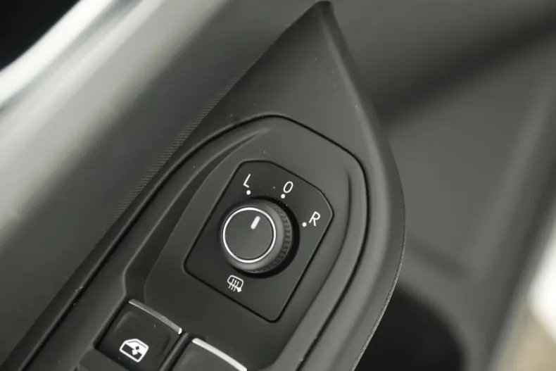 Volkswagen Golf din 2021 cu 47.424 km - oferta VOL187076 - foto 17