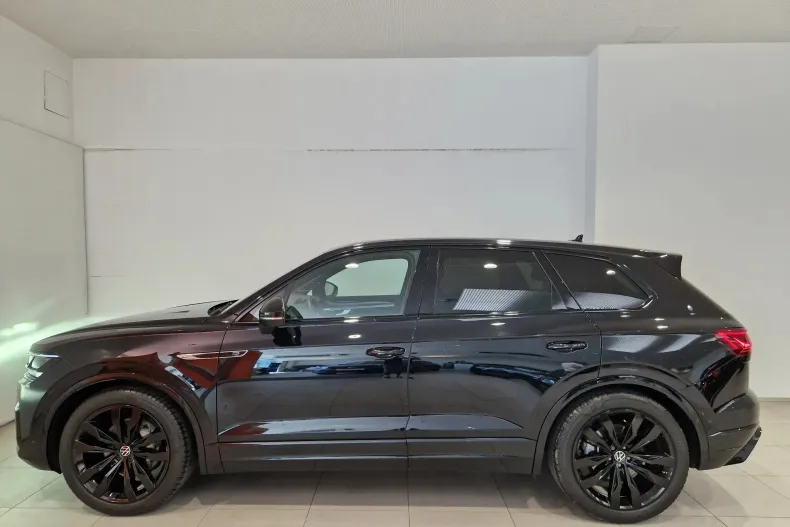 Volkswagen Touareg din 2022 cu 81.727 km - oferta VOL187081 - foto 2