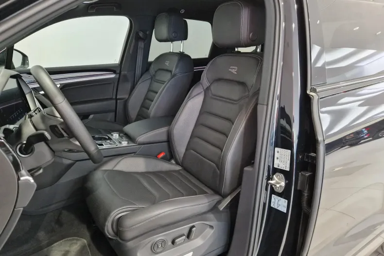 Volkswagen Touareg din 2022 cu 81.727 km - oferta VOL187081 - foto 11