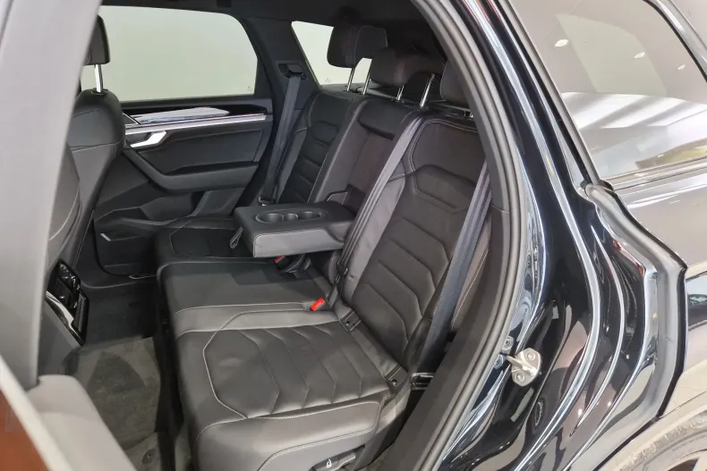 Volkswagen Touareg din 2022 cu 81.727 km - oferta VOL187081 - foto 14