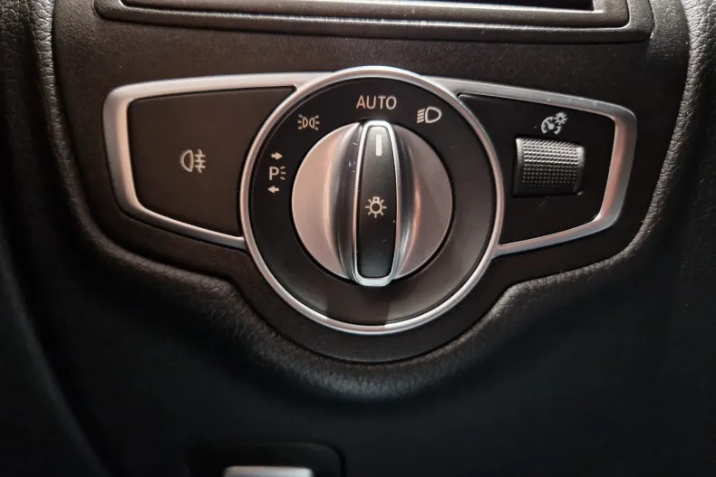 Mercedes-Benz GLC din 2020 cu 125.835 km - oferta MER187084 - foto 17