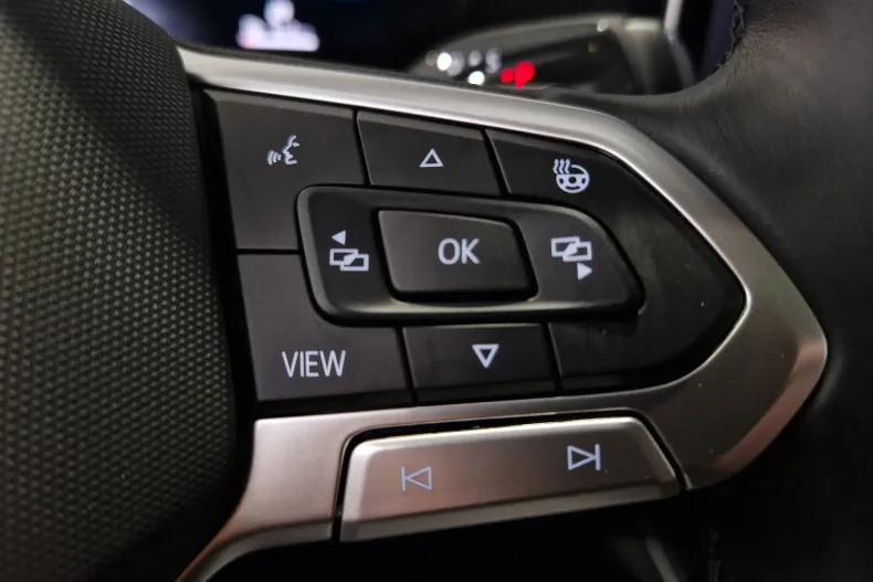 Volkswagen Passat din 2024 cu 10.848 km - oferta VOL187087 - foto 19