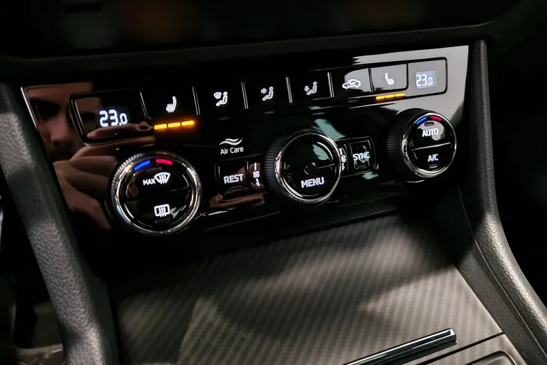 Skoda Superb din 2023 cu 8.070 km - oferta SKO187089 - foto 26