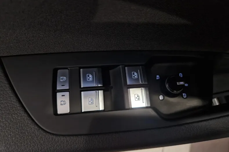 Audi A6 din 2020 cu 63.559 km - oferta AUD187092 - foto 16