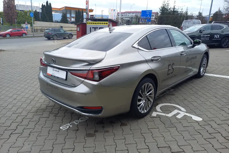 Lexus Seria ES din 2025 cu 2.476 km - oferta LEX187095 - foto 7