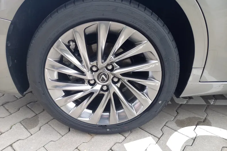 Lexus Seria ES din 2025 cu 2.476 km - oferta LEX187095 - foto 9