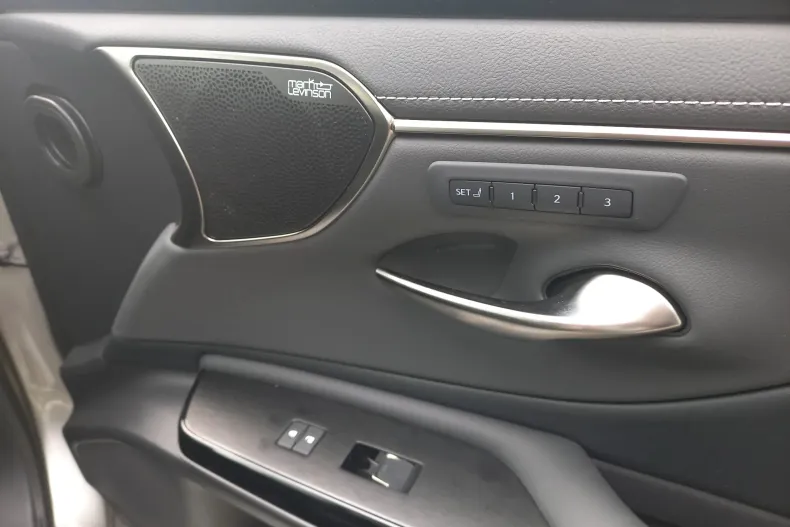 Lexus Seria ES din 2025 cu 2.476 km - oferta LEX187095 - foto 20