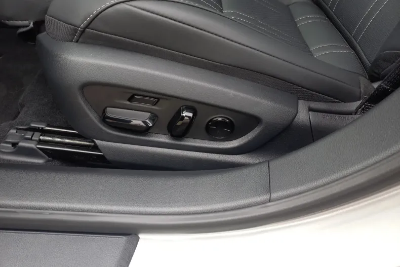 Lexus Seria ES din 2025 cu 2.476 km - oferta LEX187095 - foto 22