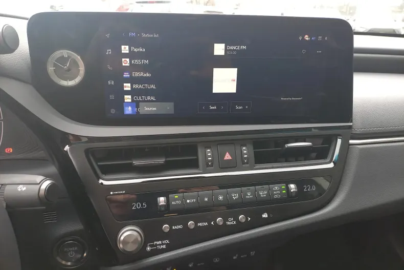 Lexus Seria ES din 2025 cu 2.476 km - oferta LEX187095 - foto 28