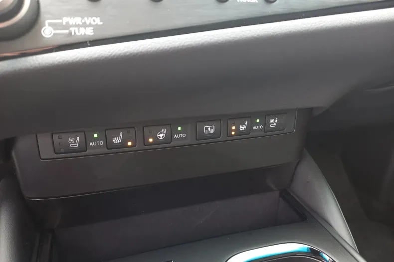 Lexus Seria ES din 2025 cu 2.476 km - oferta LEX187095 - foto 29