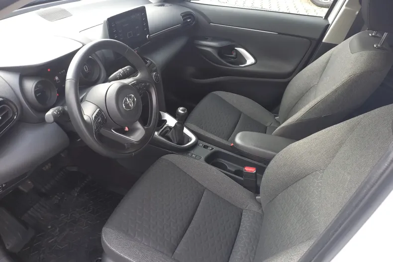 Toyota Yaris Cross din 2024 cu 8.631 km - oferta TOY187096 - foto 16