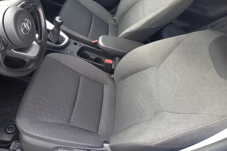 Toyota Yaris Cross din 2024 cu 8.631 km - oferta TOY187096 - foto 17