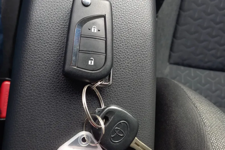 Toyota Yaris Cross din 2024 cu 8.631 km - oferta TOY187096 - foto 30