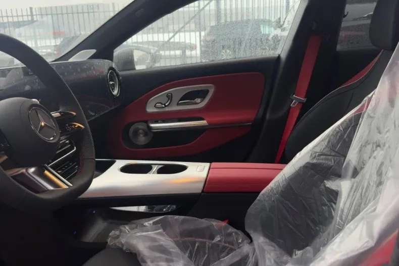 Mercedes-Benz CLA 220 (Clasa CLA) din 2025 cu 10 km - oferta MER187099 - foto 7