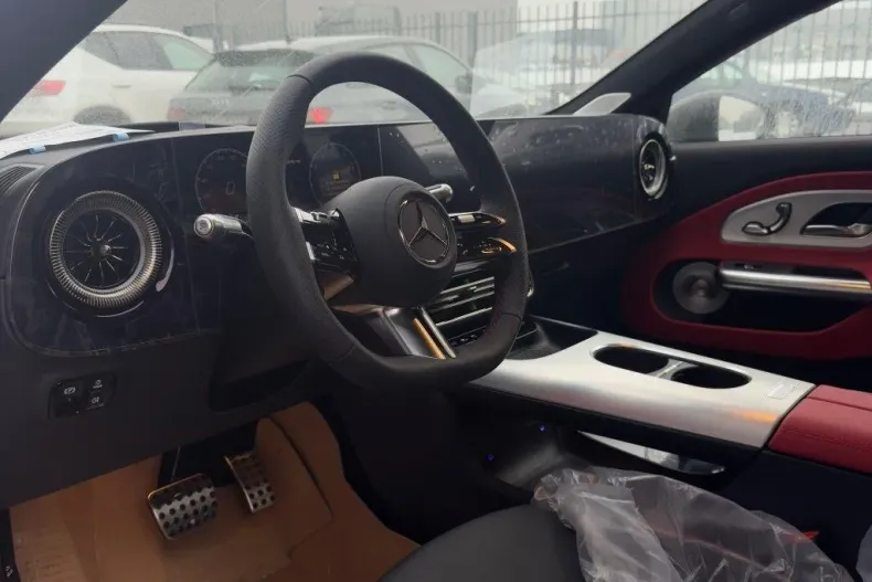 Mercedes-Benz CLA 220 (Clasa CLA) din 2025 cu 10 km - oferta MER187099 - foto 9