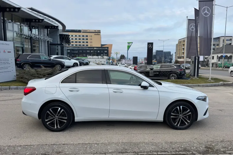 Mercedes-Benz A 250 (Clasa A) din 2024 cu 16.600 km - oferta MER187102 - foto 15