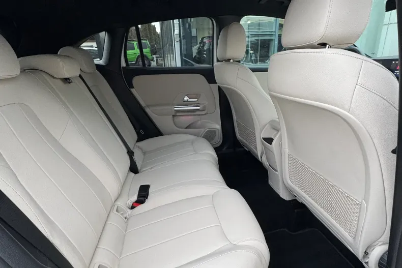 Mercedes-Benz GLA din 2025 cu 8.681 km - oferta MER187103 - foto 9