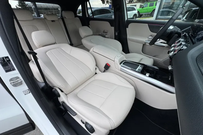 Mercedes-Benz GLA din 2025 cu 8.681 km - oferta MER187103 - foto 12