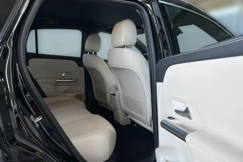 Mercedes-Benz GLA din 2024 cu 13.411 km - oferta MER187119 - foto 13