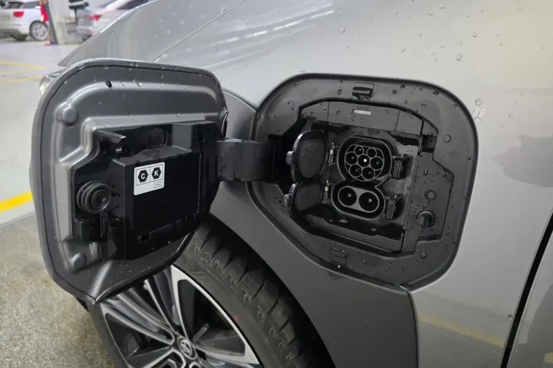 Toyota bZ4X din 2025 cu 2.000 km - oferta TOY187141 - foto 6