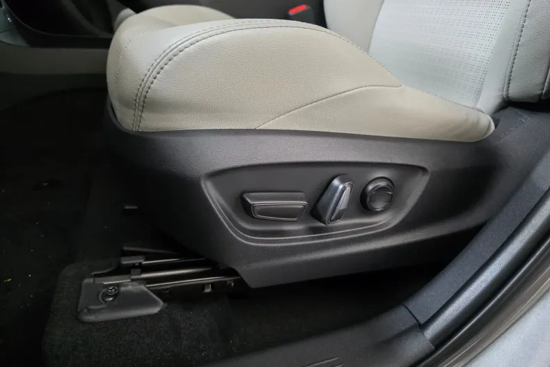 Toyota bZ4X din 2025 cu 2.000 km - oferta TOY187141 - foto 10