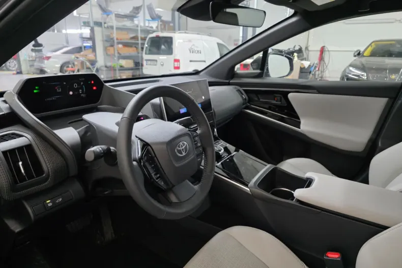 Toyota bZ4X din 2025 cu 2.000 km - oferta TOY187141 - foto 11