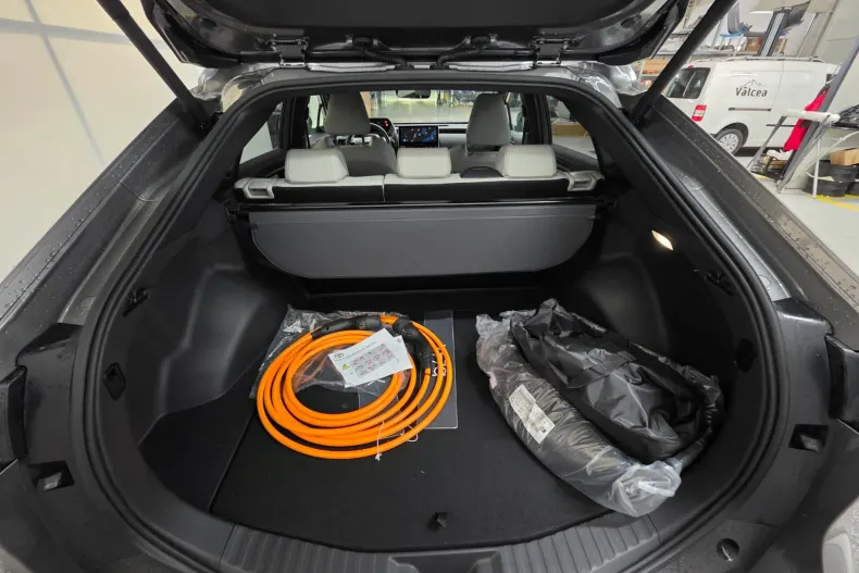 Toyota bZ4X din 2025 cu 2.000 km - oferta TOY187141 - foto 21