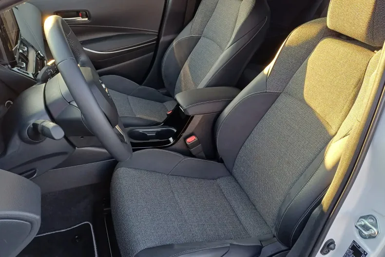 Toyota Corolla din 2025 cu 2.667 km - oferta TOY187156 - foto 8