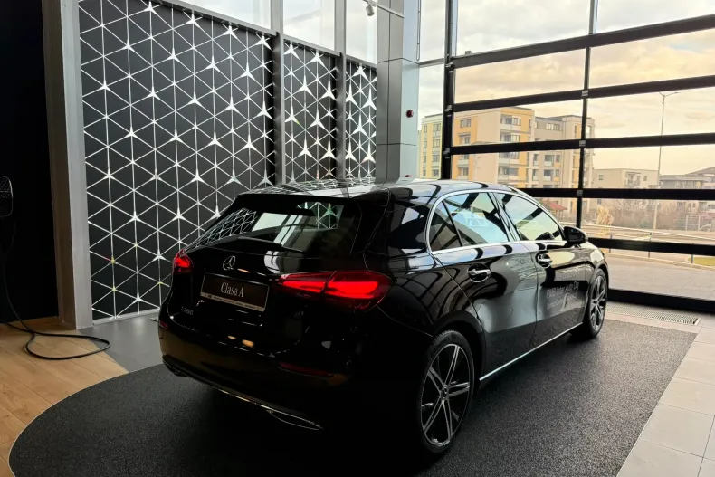 Mercedes-Benz A 200 (Clasa A) din 2024 cu 6.300 km - oferta MER187159 - foto 4