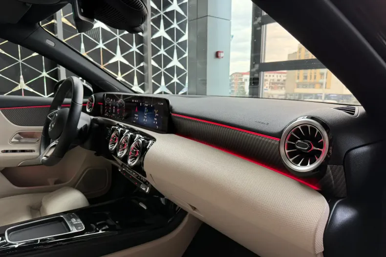 Mercedes-Benz A 200 (Clasa A) din 2024 cu 6.300 km - oferta MER187159 - foto 10