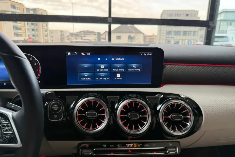 Mercedes-Benz A 200 (Clasa A) din 2024 cu 6.300 km - oferta MER187159 - foto 14