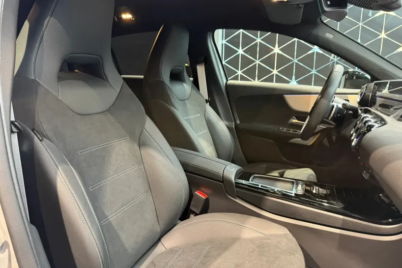 Mercedes-Benz A 200 (Clasa A) din 2025 cu 9 km - oferta MER187160 - foto 14