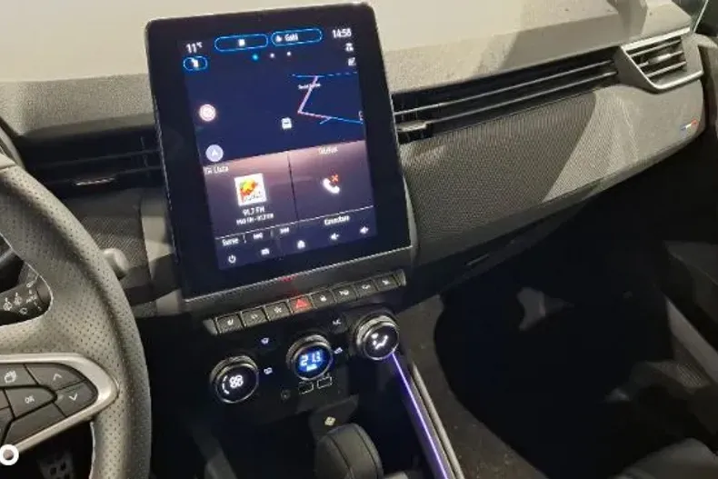 Renault Clio din 2024 cu 10.491 km - oferta REN187162 - foto 24