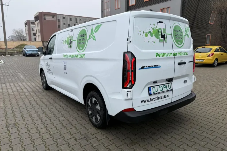 Ford Transit Custom din 2025 cu 4.000 km - oferta FOR187173 - foto 6