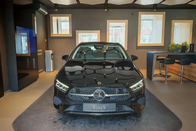 Mercedes-Benz A 180 (Clasa A) din 2025 cu 3.500 km - oferta MER187201 - foto 5