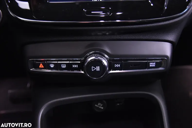 Volvo XC40 din 2022 cu 104.299 km - oferta VOL187232 - foto 17
