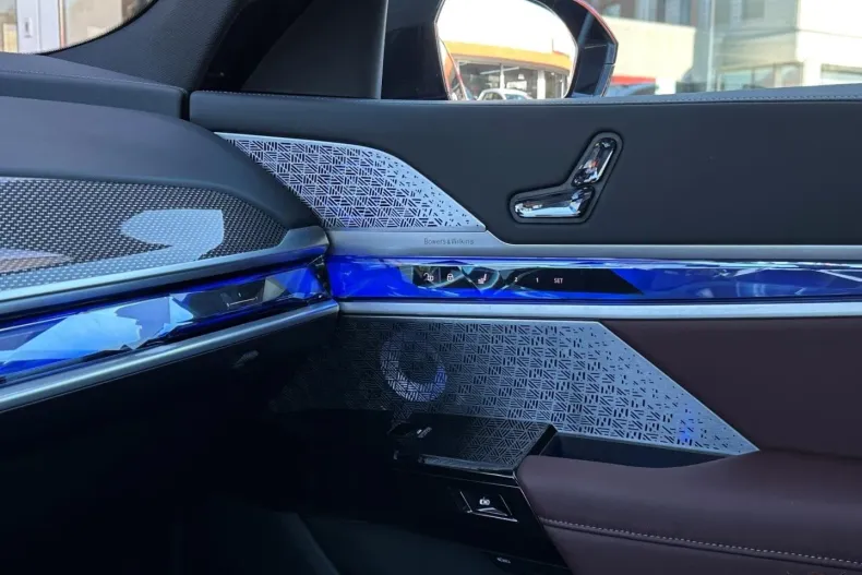 BMW i7 (Seria i) din 2025 cu 27.597 km - oferta BMW187279 - foto 10