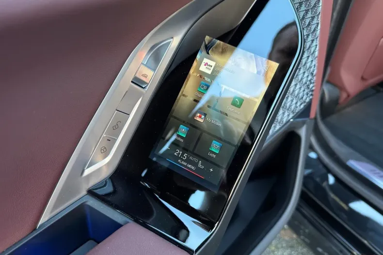 BMW i7 (Seria i) din 2025 cu 27.597 km - oferta BMW187279 - foto 19