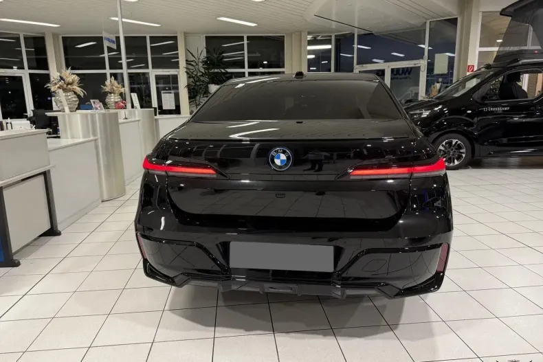 BMW Seria 7 din 2025 cu 100 km - oferta BMW187280 - foto 4