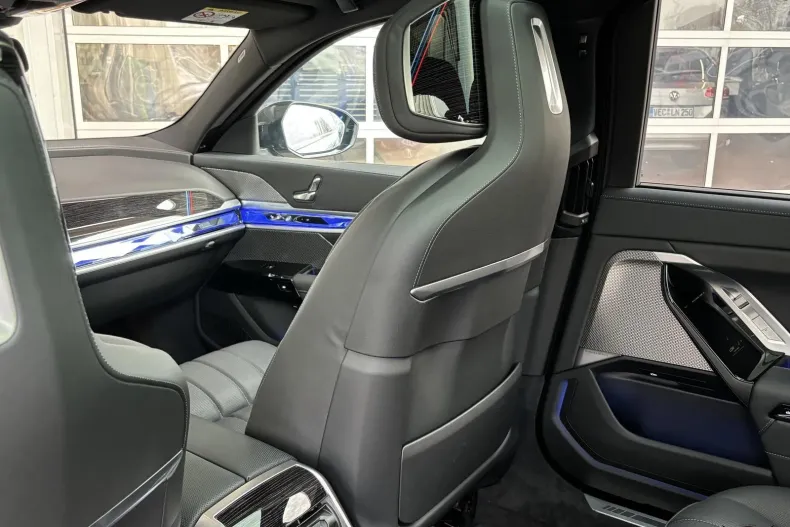 BMW Seria 7 din 2025 cu 100 km - oferta BMW187280 - foto 11