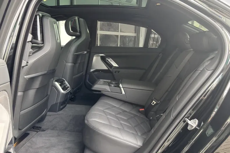 BMW Seria 7 din 2025 cu 100 km - oferta BMW187280 - foto 19