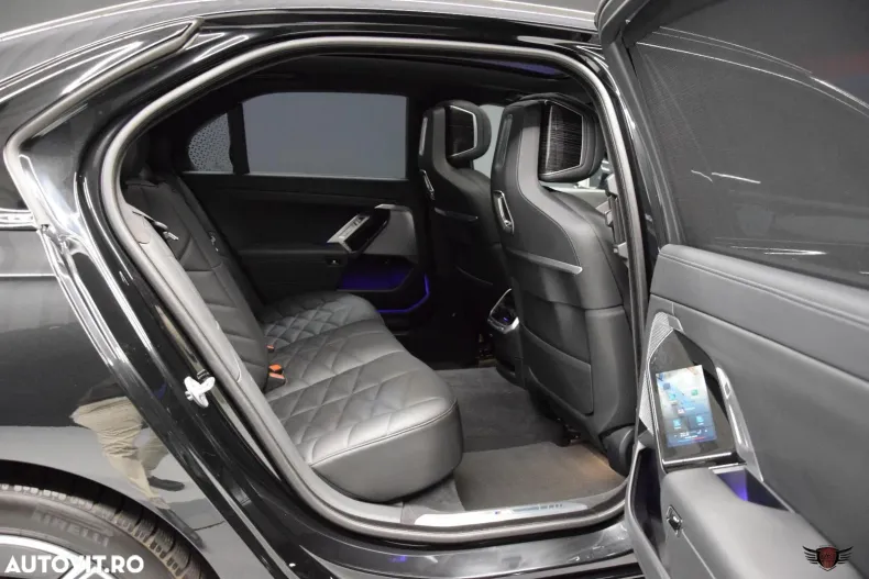 BMW Seria 7 din 2024 cu 25.200 km - oferta BMW187282 - foto 17