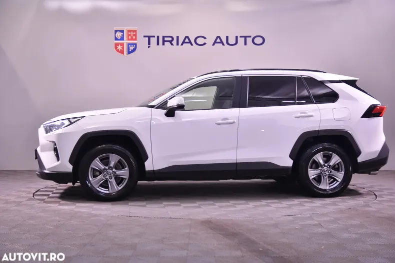 Toyota RAV4 din 2022 cu 50.451 km - oferta TOY187303 - foto 2