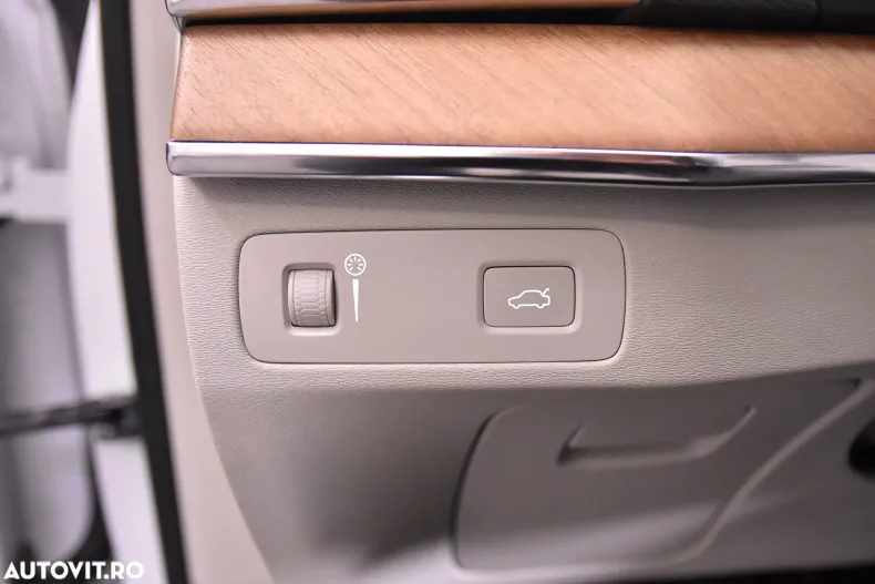 Volvo XC90 din 2022 cu 56.334 km - oferta VOL187310 - foto 16