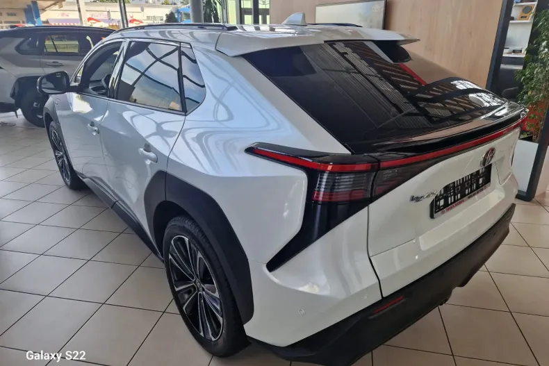 Toyota bZ4X din 2025 cu 100 km - oferta TOY187325 - foto 7