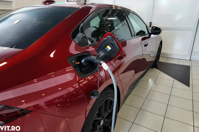 BMW i5 (Seria i) din 2024 cu 25.500 km - oferta BMW187353 - foto 11